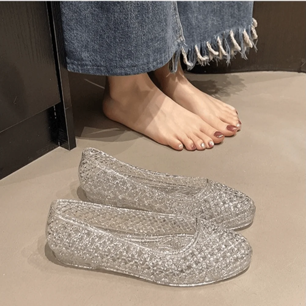 Stylish Glitter Inlay Jelly Shoe Breathable Hollow Out Flat Sandal Crystal Look Flat Sole Beach Shoe Pool Side