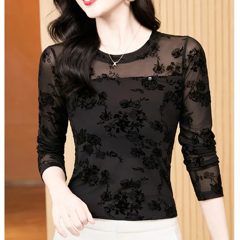 Nuovo 2026 Primavera a maniche lunghe O-Collo T-shirt da donna Moda Casual Floccaggio Mesh Top M-3XL Nero Tees