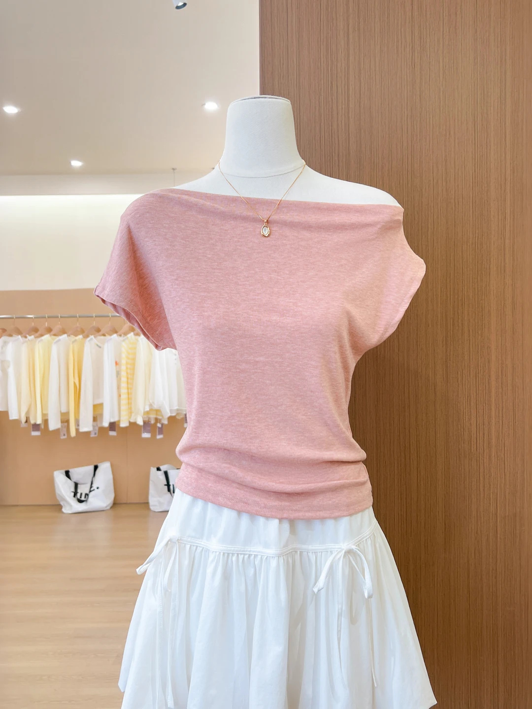 Pink Knitted Slant Shoulder T-Shirt Women's Fashion 2026 New Style Summer Korean Slimming Top City Walk Standard Fit Short Sl...