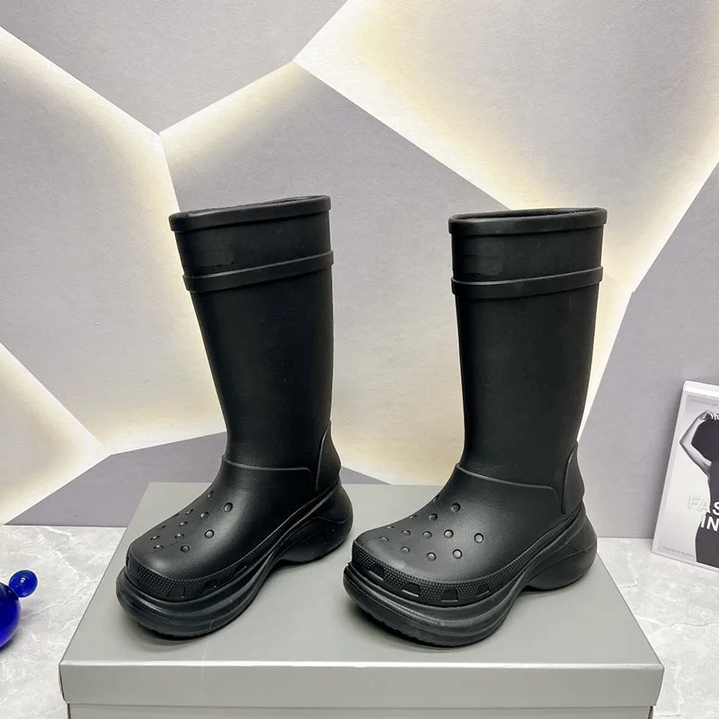 

Autumn and Winter New Fashion Outwear High Barrel Rain Boots, Anti slip and Wear Resistant Soft Sole Outwear, Neutral Boots