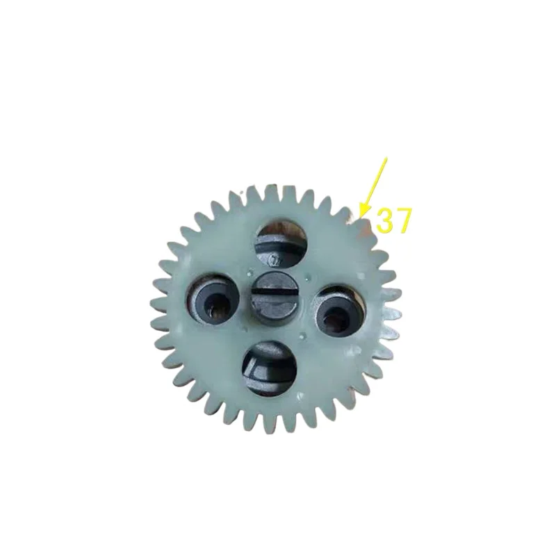 1pcs for Zongshen Three-wheeled Motorcycle Water-cooled 150/175/200 Engine Oil Pump, 35/37/39 Teeth Engine Oil Pump Gear