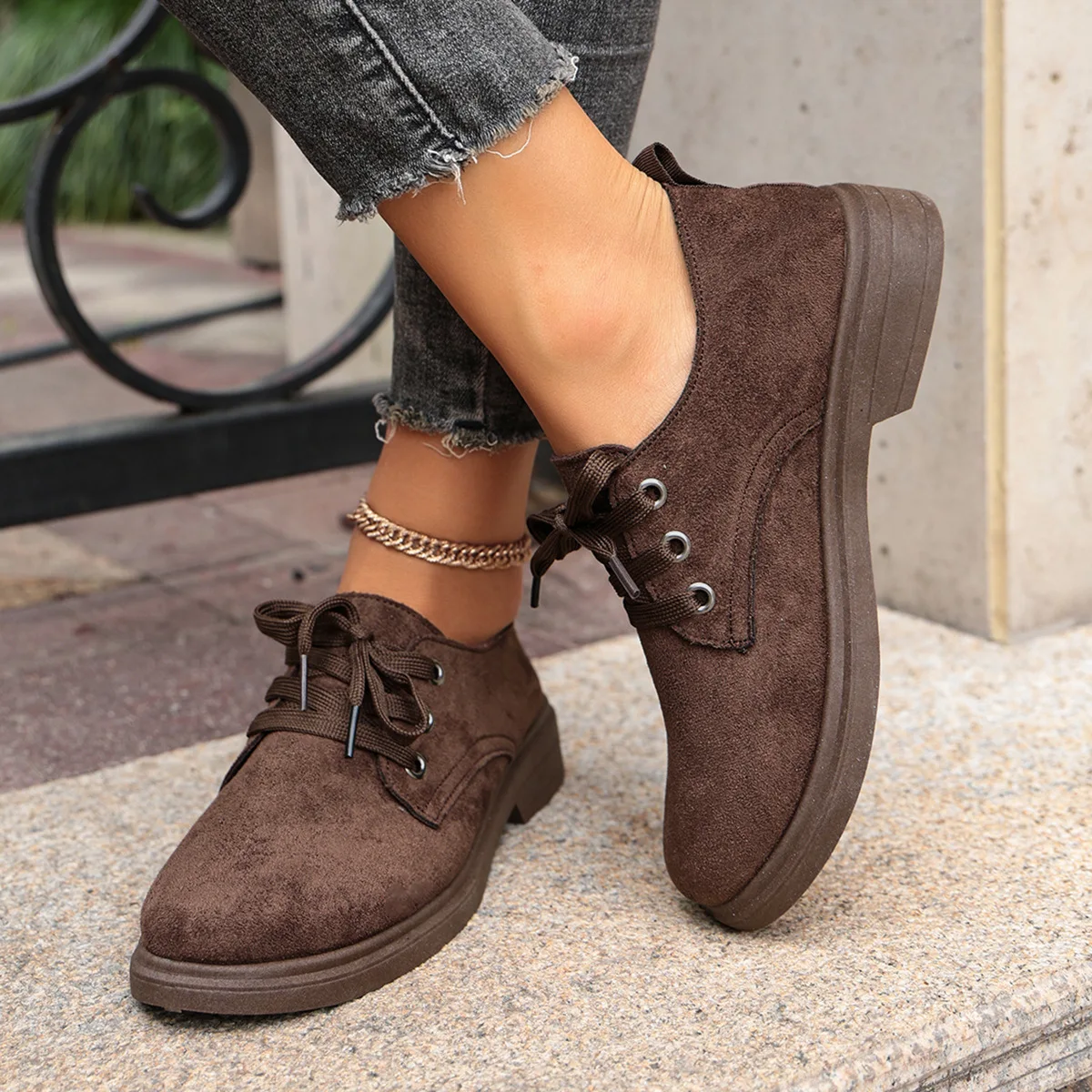 Damen Vintage Wildleder Schnürschuhe mit Niedrigem Blockabsatz Rutschfeste Sohle Lässige Tägliche Gehmode Knöchelhohe Stiefel – Detail 4