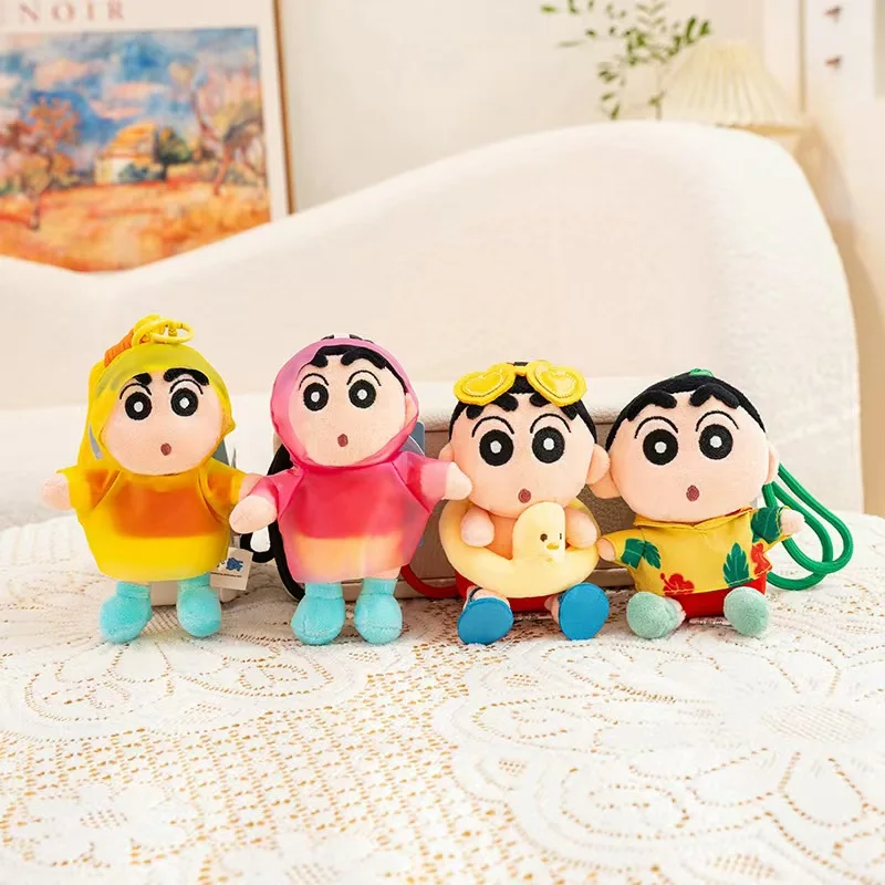 Lindo llavero de peluche Crayon Shin-chan de alta calidad con impermeable: perfecto como dije de bolso o adorno de muñeca suave.