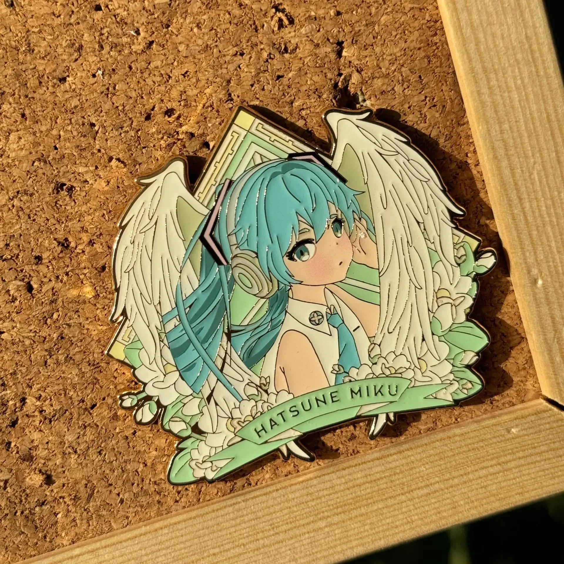 Hatsune Miku Metal Badge Imitation Enamel Metal Brooch Japanese Anime Cute Accessory Badge