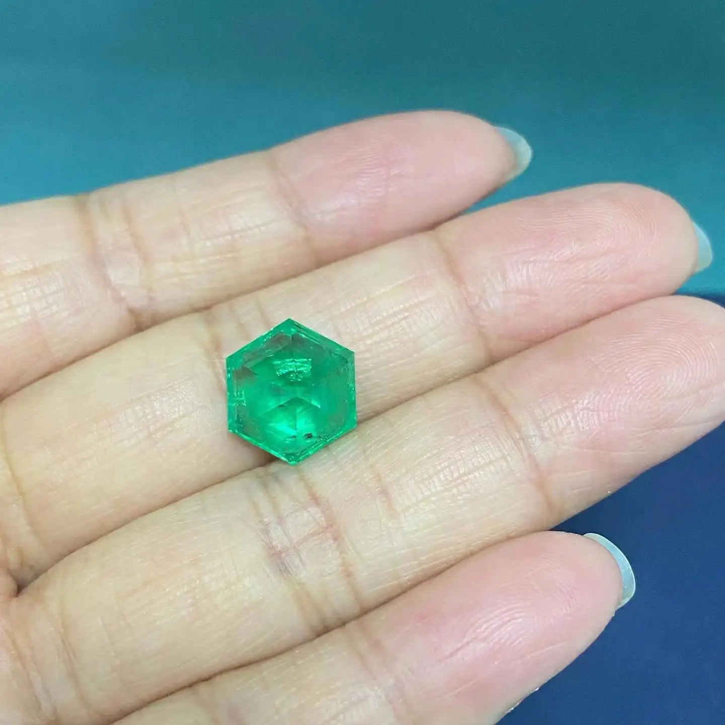 Zhanhao Handmade Stone Hexagon Lab Grown Emerald Columbian Green Loose Gmestone for Jewelry Ring Making