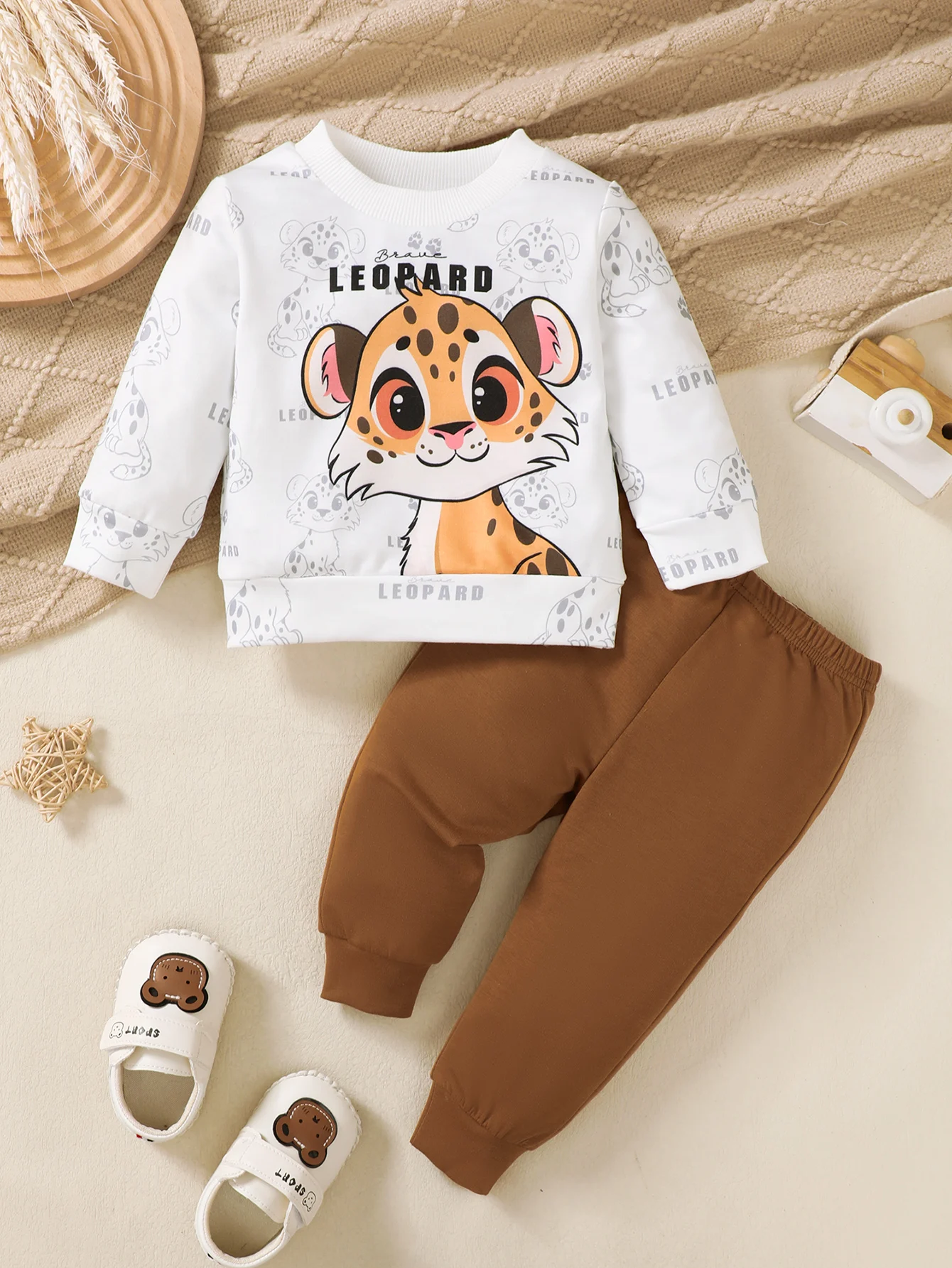 

Cartoon Cute Little Leopard White Crewneck Long Sleeve Hoodie Brown Solid Pants Casual Lively Suit Baby Boy Spring Autumn