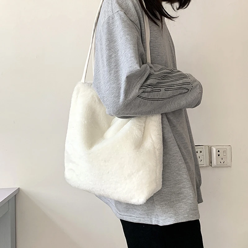 Women Shoulder Bags Winter Large Capacity Convenient Portable Solid Hasp Fluffy Shopping Tote Fashion Leisure Female Handbags