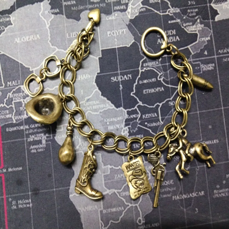 Vintage Brand Antique Gold USA Western Cowboy Gun Bullet Charm Bracelet for Women Evening Party Delicate Wedding Anniversary