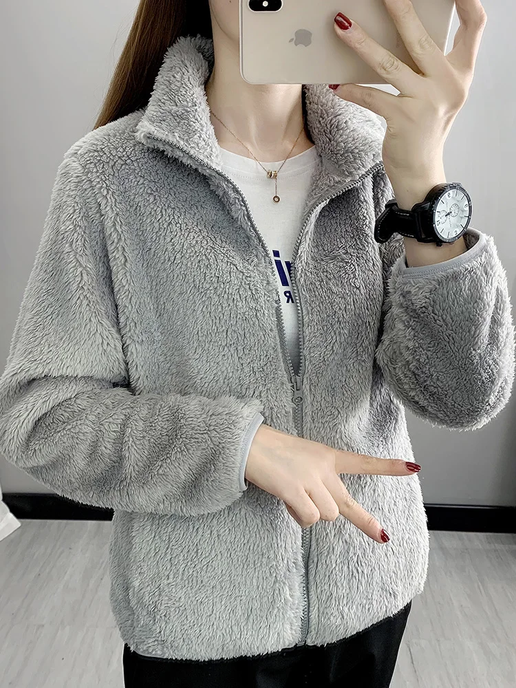 เสื้อสเวตเชิ้ตผ้าฟลีซแบบไม่มีฮู้ดสำหรับผู้หญิง สไตล์ฮาราจูกุ แนวสตรีท ทรงครอป น้ำหนักเบา เหมาะสำหรับฤดูใบไม้ผลิ มีกระเป๋า ลายเรขาคณิต สไตล์ Y2K น่ารัก