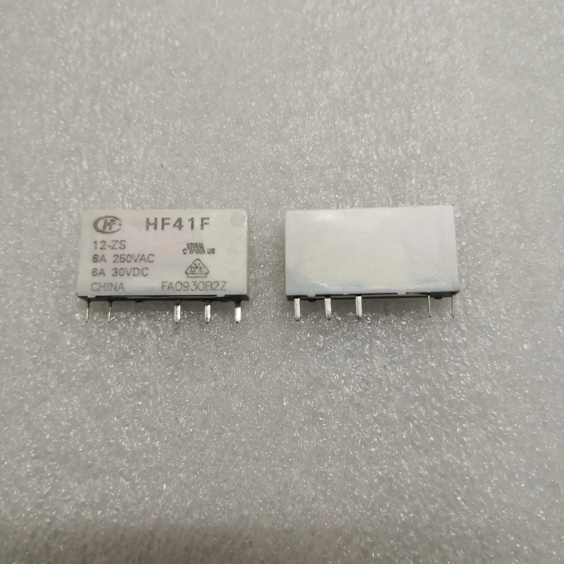 Relay 12-ZS 5-pin HF41F-12-ZS 12VDC 6A