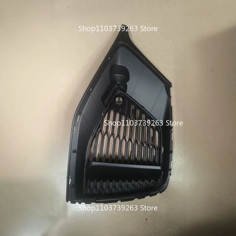 

4M8807682A Is Suitable for Au-di Q8 Under Grid Grille Fog Lampshade Fog Lamp Frame Sport Model 4M8807681A