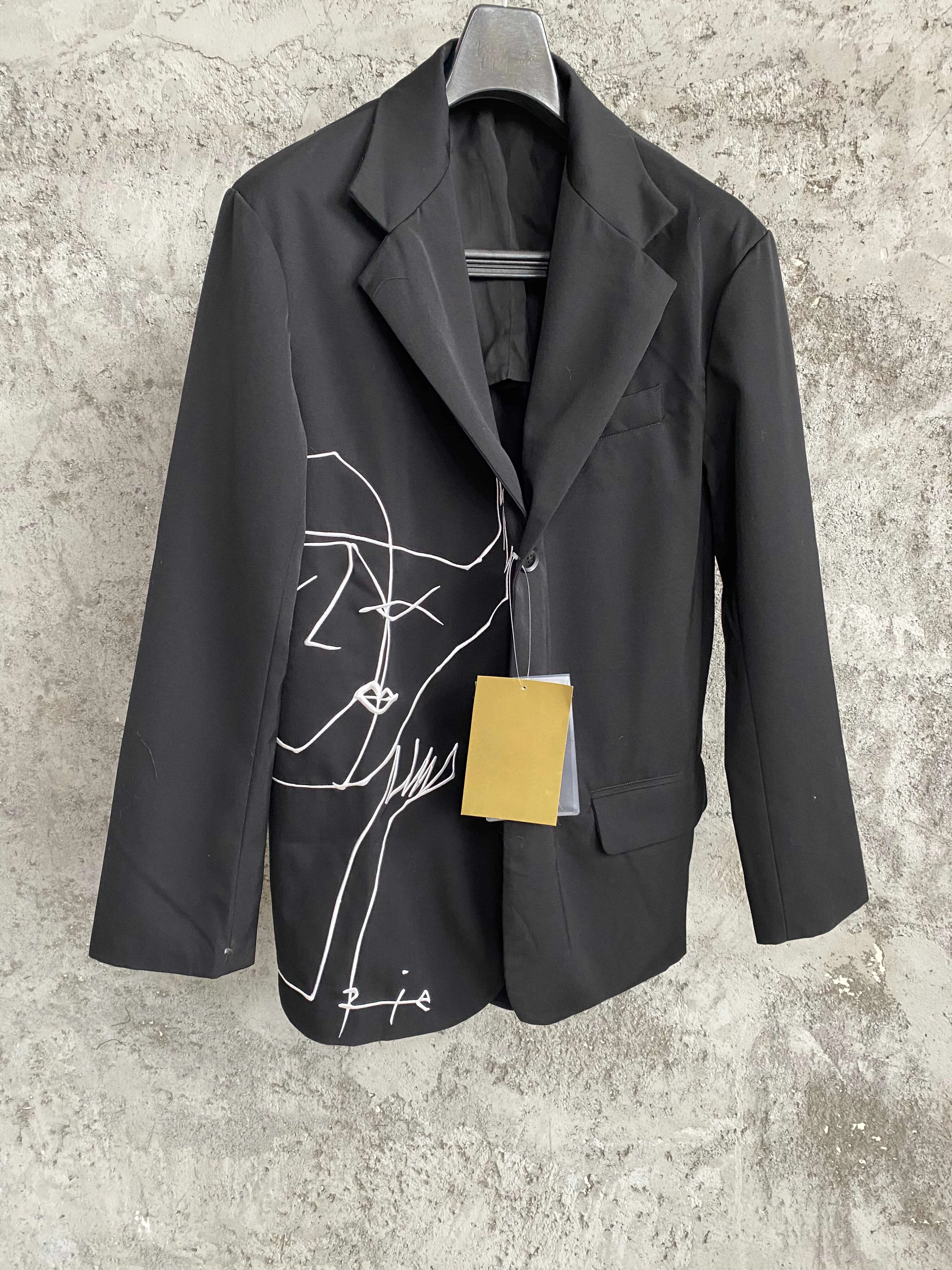 

TOP-YAMAMOTO's embroidered wool suit men's jacket Dark style show