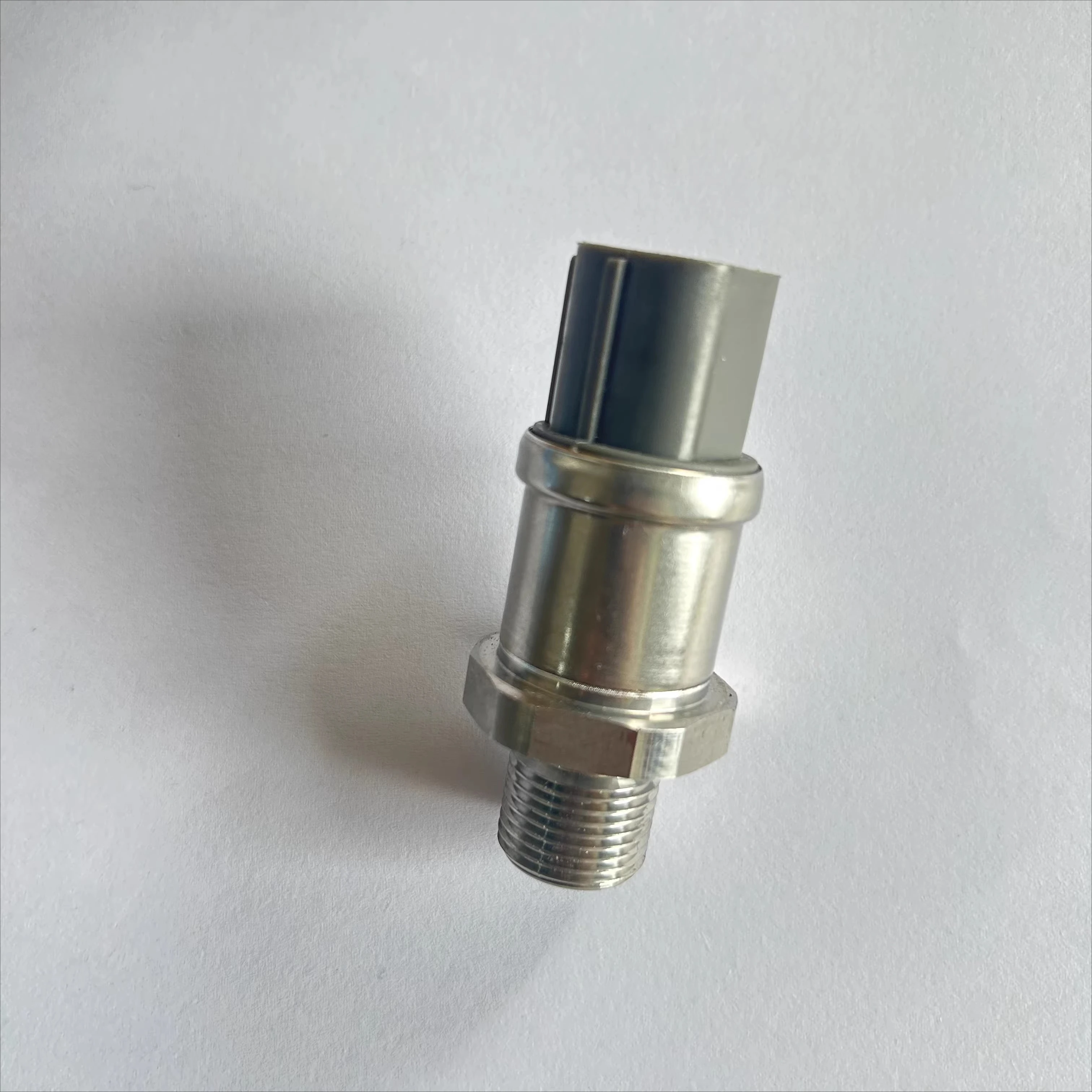 

Suitable for Hydraulic Pump High Pressure Sensor KM11 1954239-50MPA