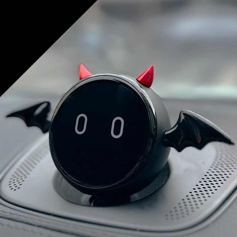 Special Nomi Robot Car Interior Model Decoration Supplies It's not a robot that can't move or speak.