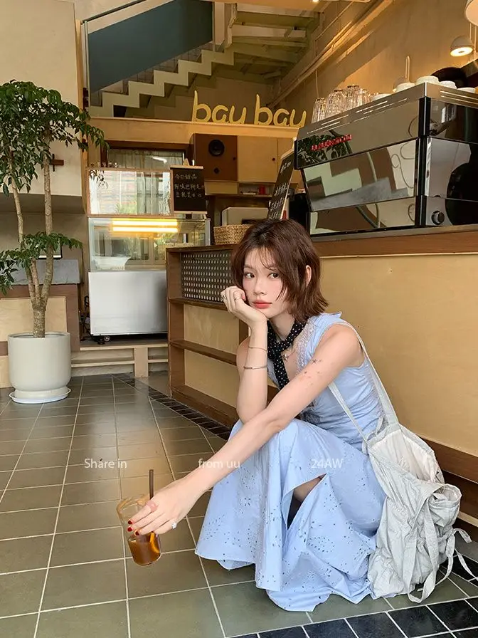 ​ ​ Dusty azul misto renda recorte vestido de verão feminino cintura definida sem mangas flowy verão bordado em camadas bainha floral impressão ​ ​