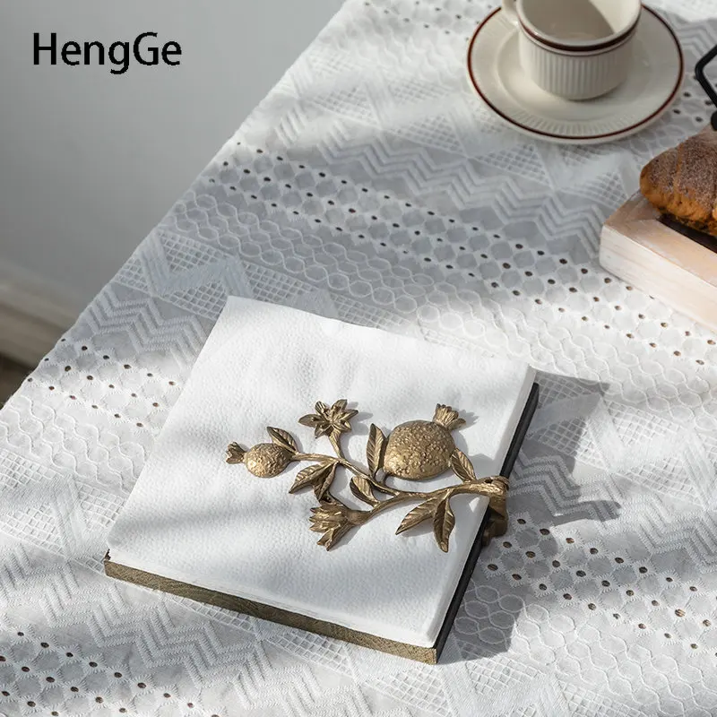 Light Luxury Golden Flower Wood Napkin Holder Classic Dining Table Decor Desktop Tissue Holder Home Decoration Napkin Box Holder