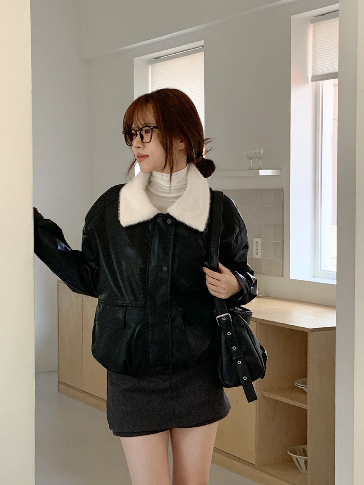 Giacca Retro in Ecopelle con Pelliccia d'Agnello, Capospalla Invernale da Donna con Collo in Pelliccia, Caldo Stile Hong Kong, Abbigliamento Cool da Motociclista