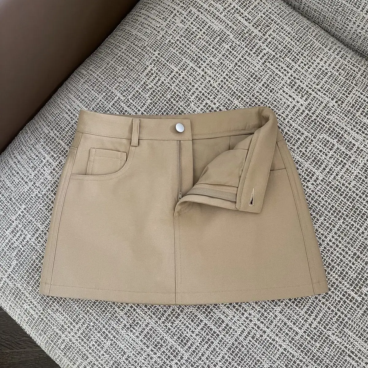 

Khaki Suit Half Skirt Women's Autumn New Spicy Girl with Wrapped Buttocks Short High Waist Slimming Skirts