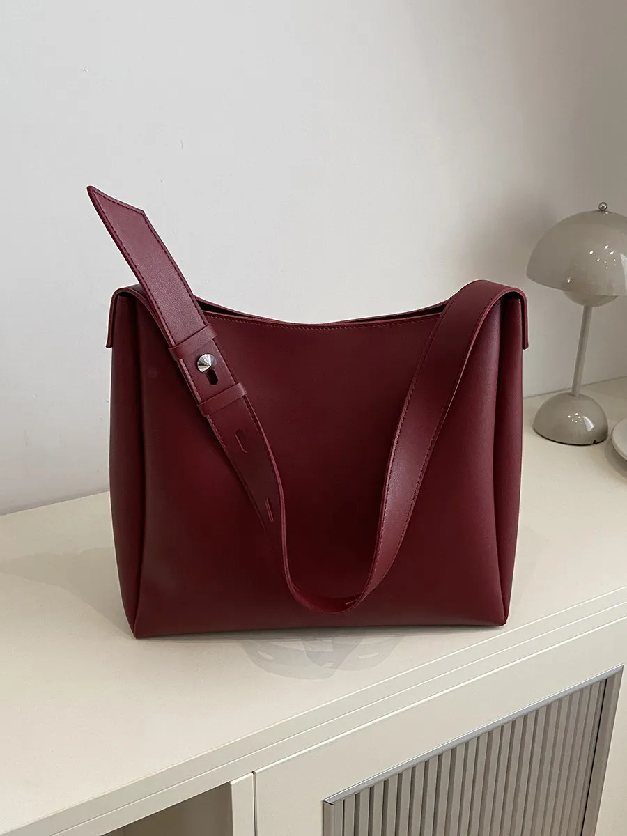 

Simple Large Capacity Women Shoulder Bag Trend Retro Solid Color Magnetic Buckle Underarm Bag Office Lady Commuting Bucket Bags