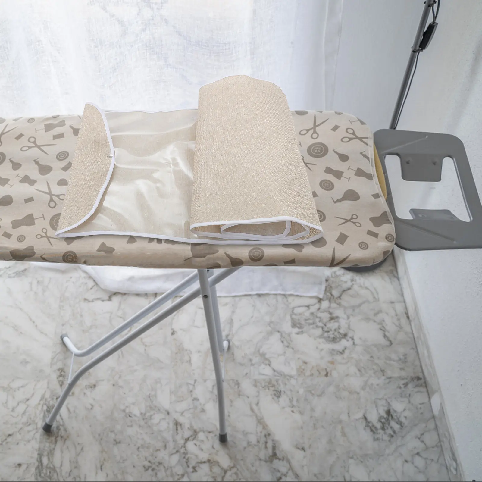 

Прозрачный складной чехол-пыльник для гладильной доски 51x17.3 дюйма с застежкой-кнопкой, защитный чехол для вертикальной гладильной доски для прачечной