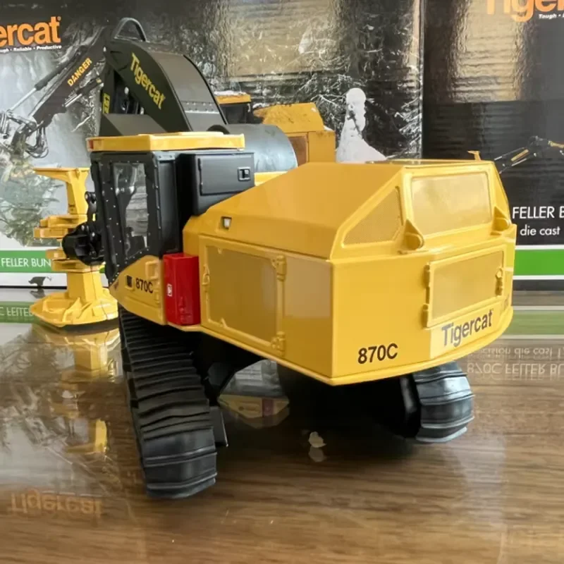 for Tigercat 870C CV284 Feller Buncher 1:32 Scale Alloy Diecast Model Realistic Engineering Vehicle Static Display Desktop