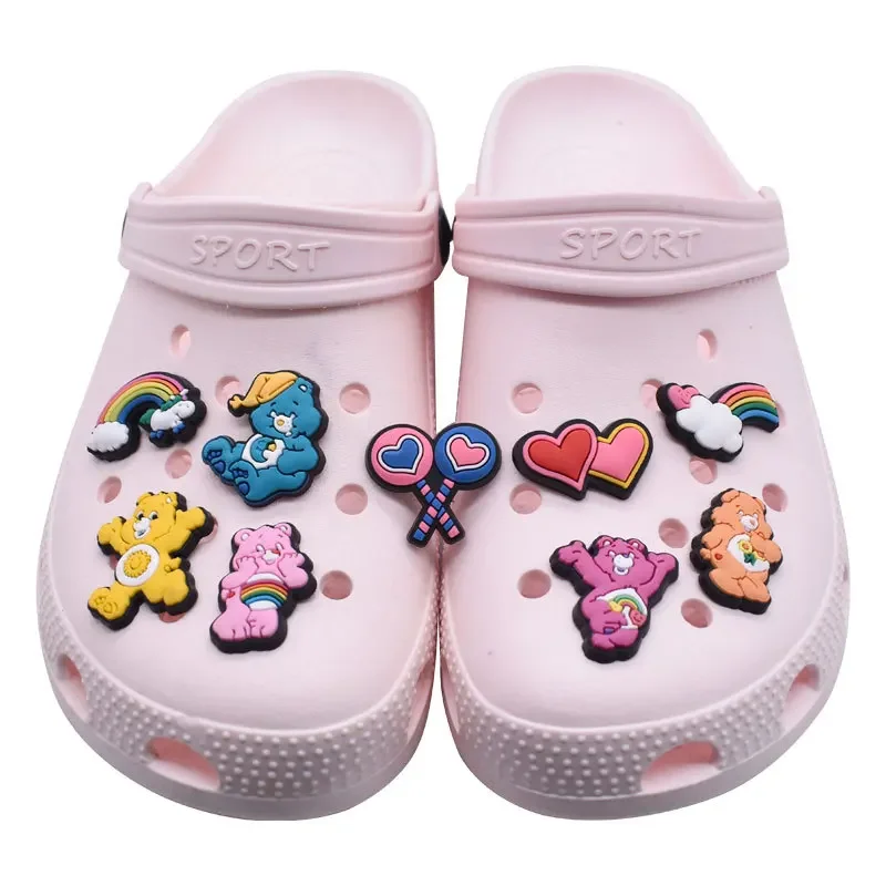 Charms Hot Anime Game Care Bears accessori per film spille per la decorazione delle scarpe eleganza per ragazze ragazzi regali per bambini