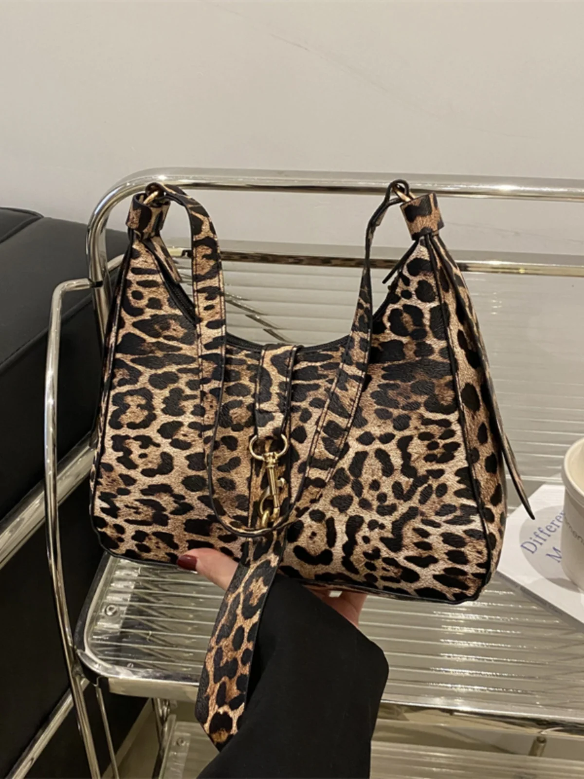 

Faionable Celebri Handbag Small Design Women's oulder Bag Underarm Bag Soft PU Leather Casual Sle for Autumn Wi...