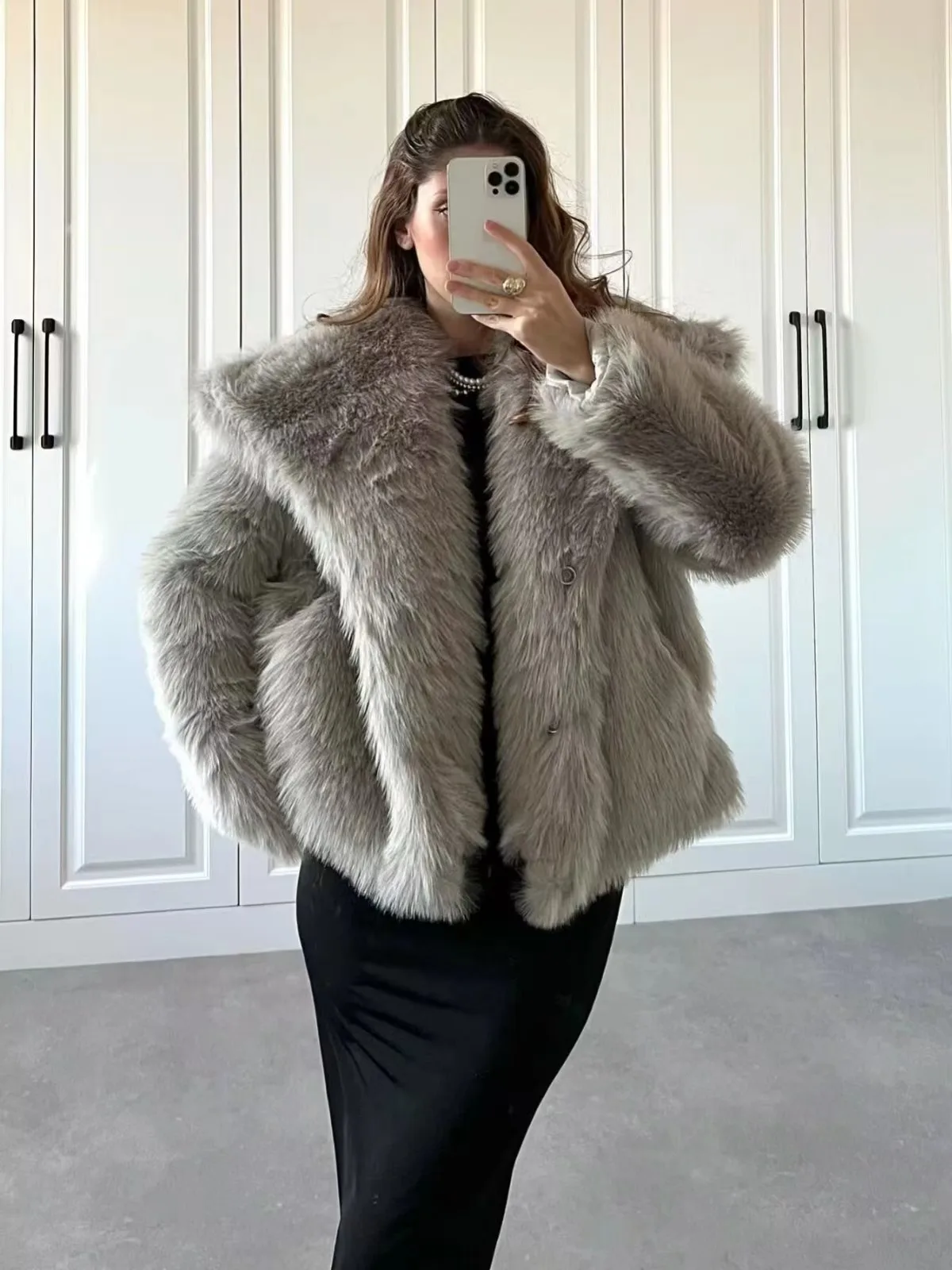 Faux Fur Coat Women Solid Fur Jacket Turn Down Collar Long Sleeve Single Breasted Loose Thick Warm Fur Casual 2025 Autumn Winter