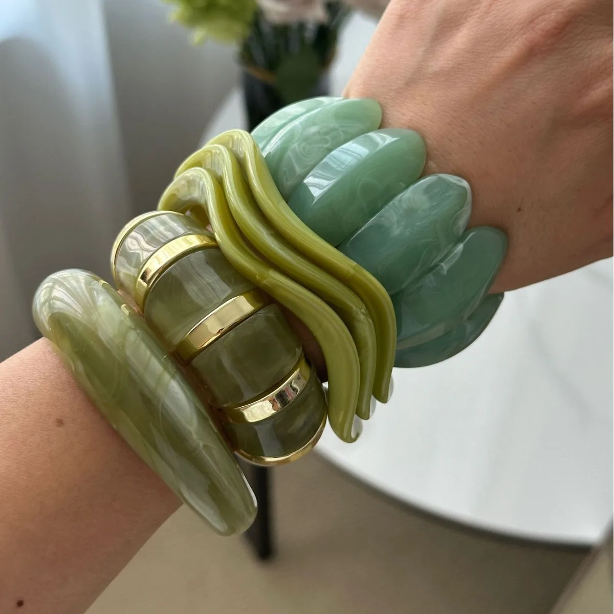 Vintage Green Acrylic Resin Cuff Bracelet Irregular Geometric Wide Bangles for Women Smudge Open Bracelets Stretch Jewelry Gifts