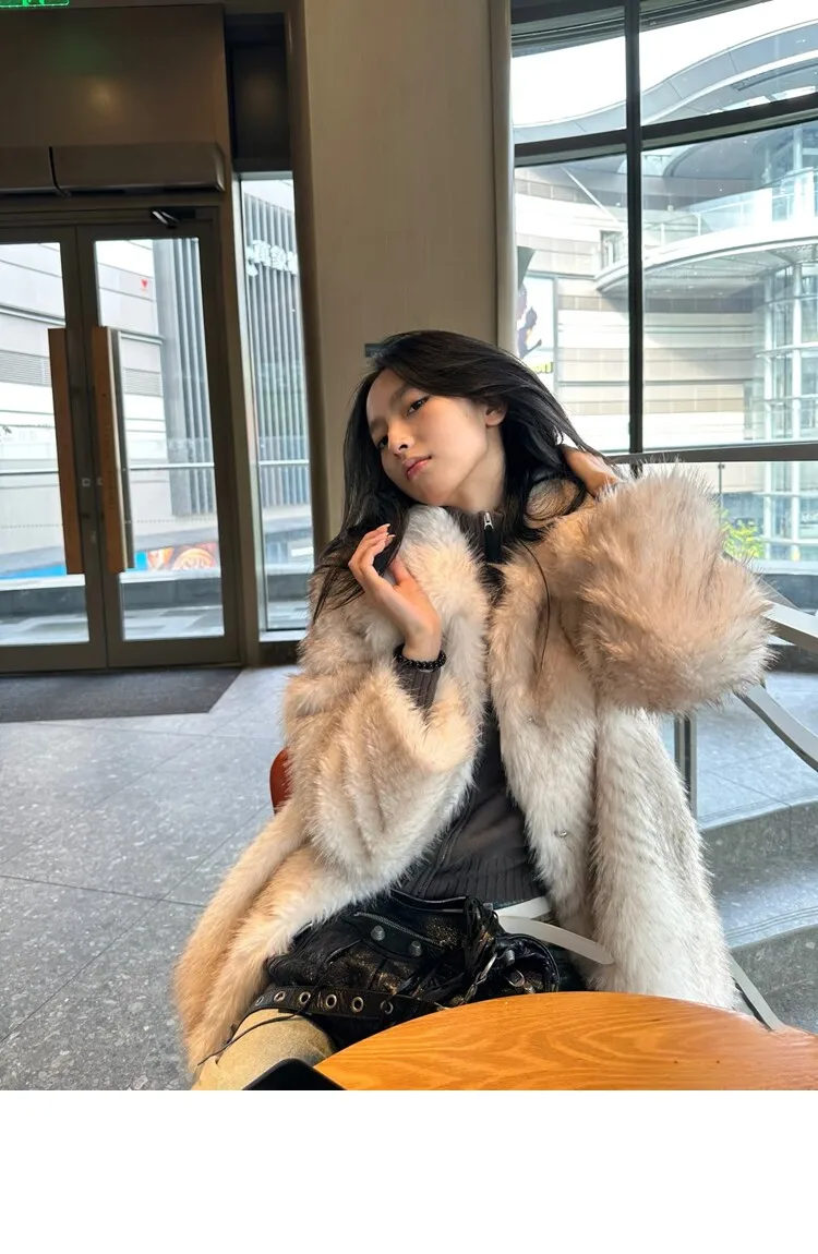 Winter Women Gradient White With Black Tips Long Hairy Shaggy Fox Faux Fur Coat Lapel Collar Midi Long Straight Shaggy Outerwear