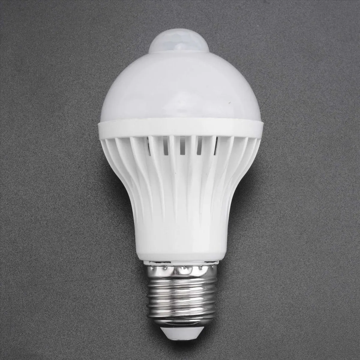 DT38 Motion Sensor Bulb Human Body Infrared Induction LED Light Bulbs Automatically Activated Light for Porches (5W)