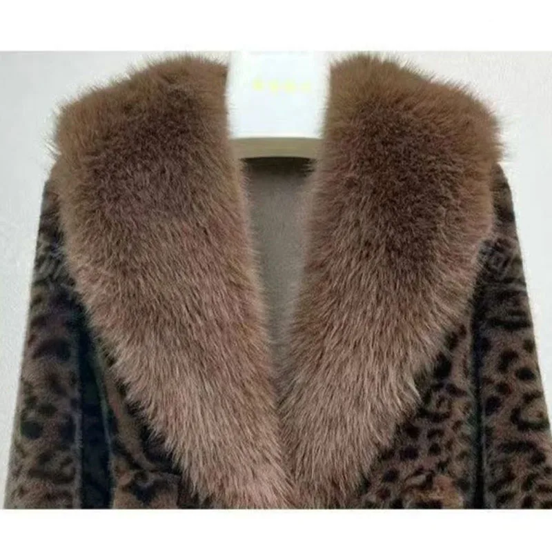 2025년 신상 여성 가을 겨울 레오파드 프린트 고급 모피 코트 중간 길이 고급 모피 칼라 벨트 포함 모피 재킷 오버코트