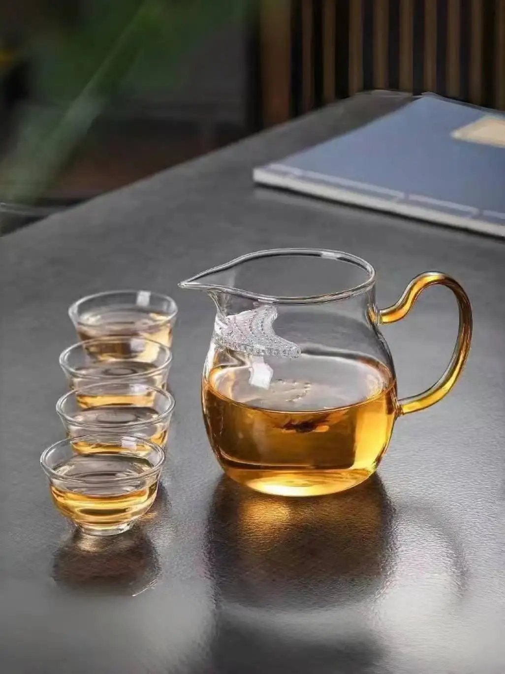 High Borosilicate Glass Large Capacity Moon Tooth Public Cup Integrated Tea Ocean Tea Drainage Filter Net Tea Server
