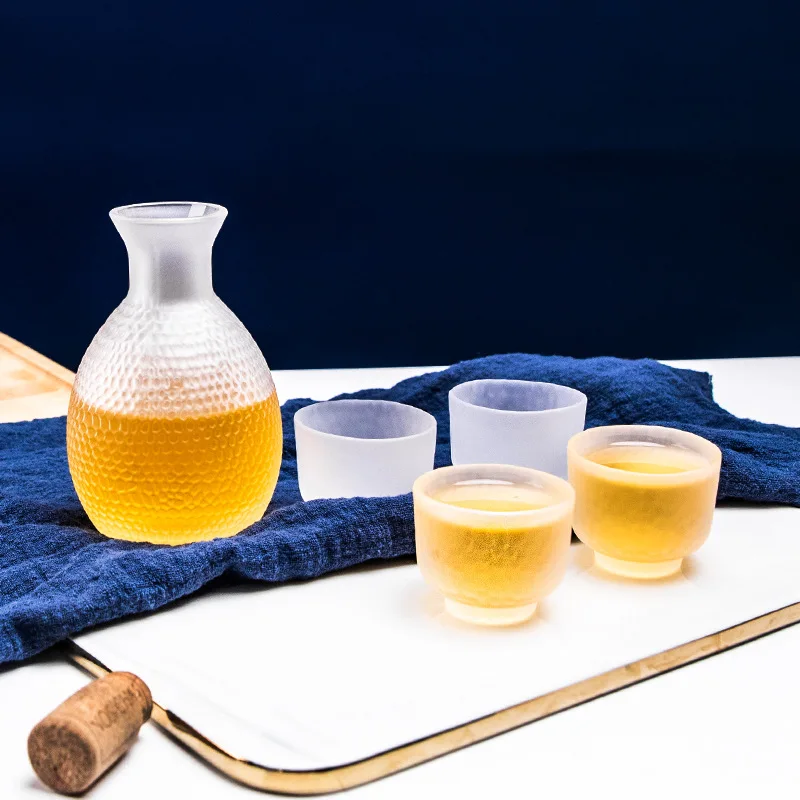 Japanese Style Home Use Glass Wine Set Small Ceramic Heater for Wine Plum Wine Cup Rice Wine Cup Fruit Wine Cup White Wine Cup