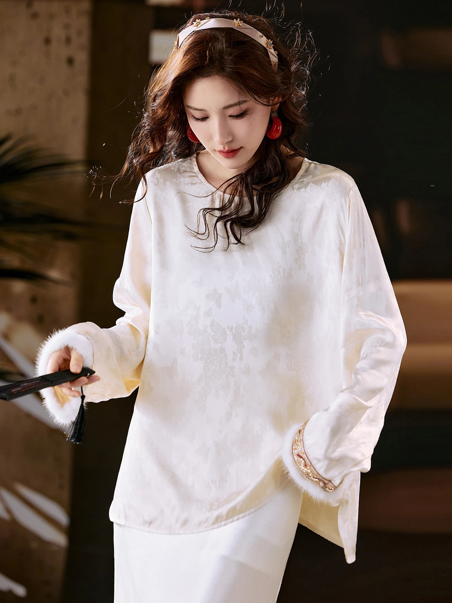 

New Chinese Sle Women's irt Patchwork Embroidery Bead Splicing Winter New Arrival Loose Fit round Ne Long Sve Top