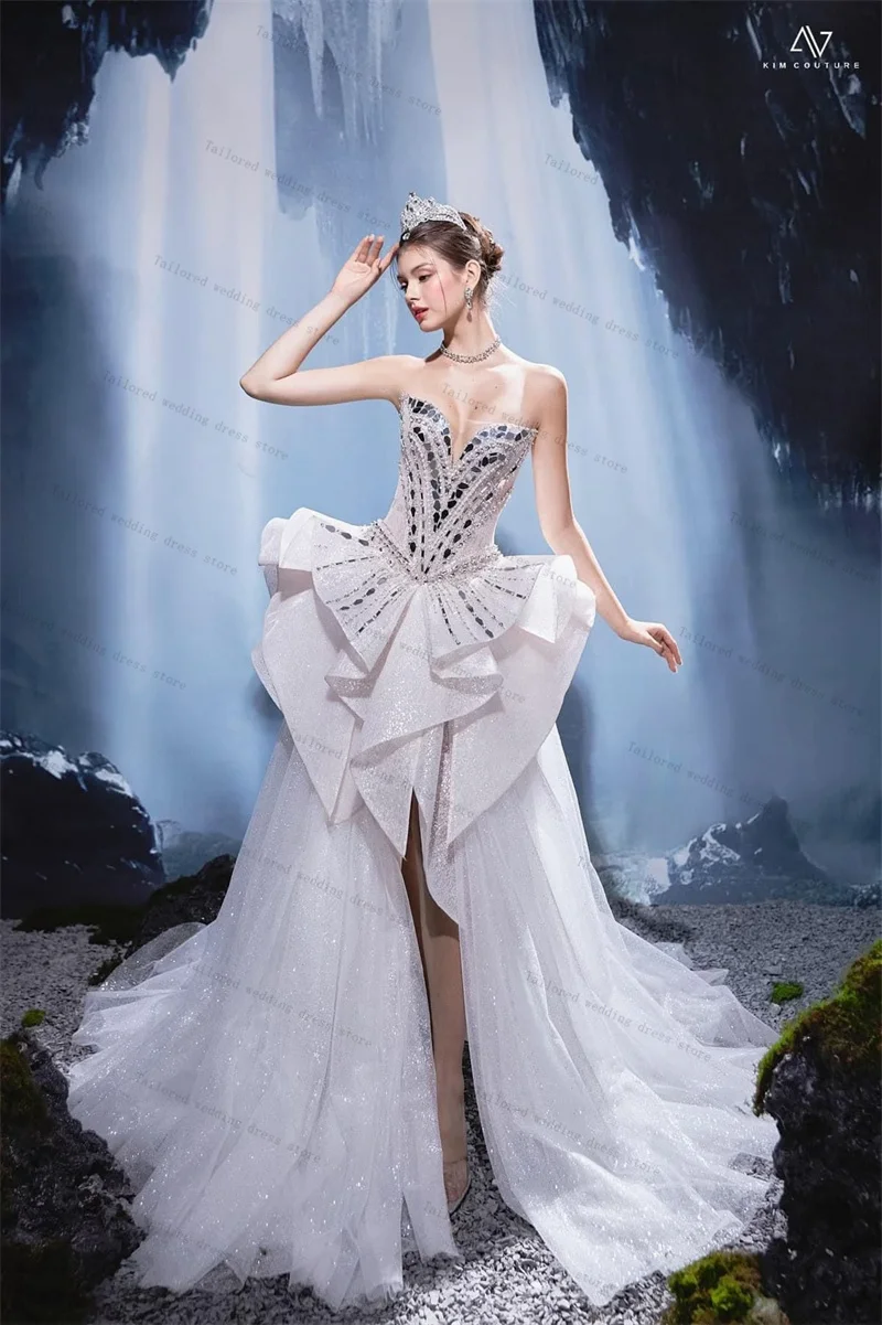 

Luxury Glitter Women Wedding Dress Crystals Sexy Strapless Sleeveless Ruffles Bridal Evening Gown Customized Lace Up Back Robe