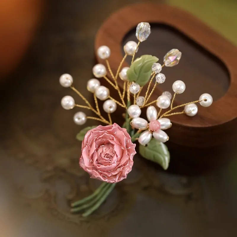 

High End Exquisite Resin Rose Forest Style Autumn Winter Sweater Coat Corsage Brooch Niche Design Lovely Unique Chic Accessory