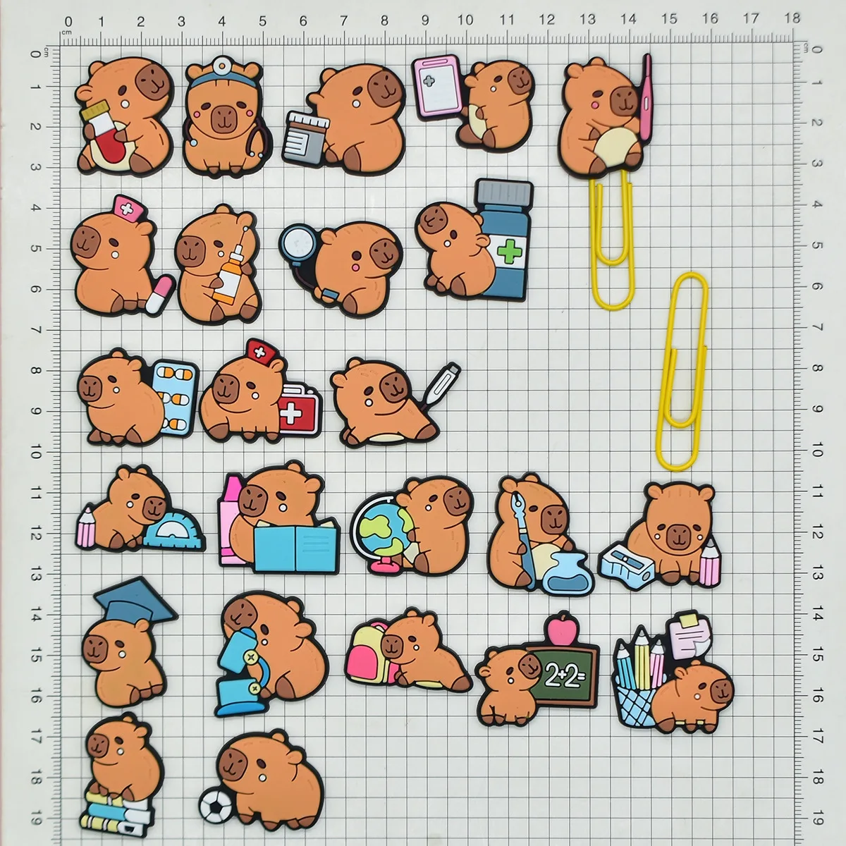 12 pezzi casuali Capibala Cartoon graffette fai da te raccoglitore clip segnalibro decorazione forniture per ufficio scolastico Kawaii