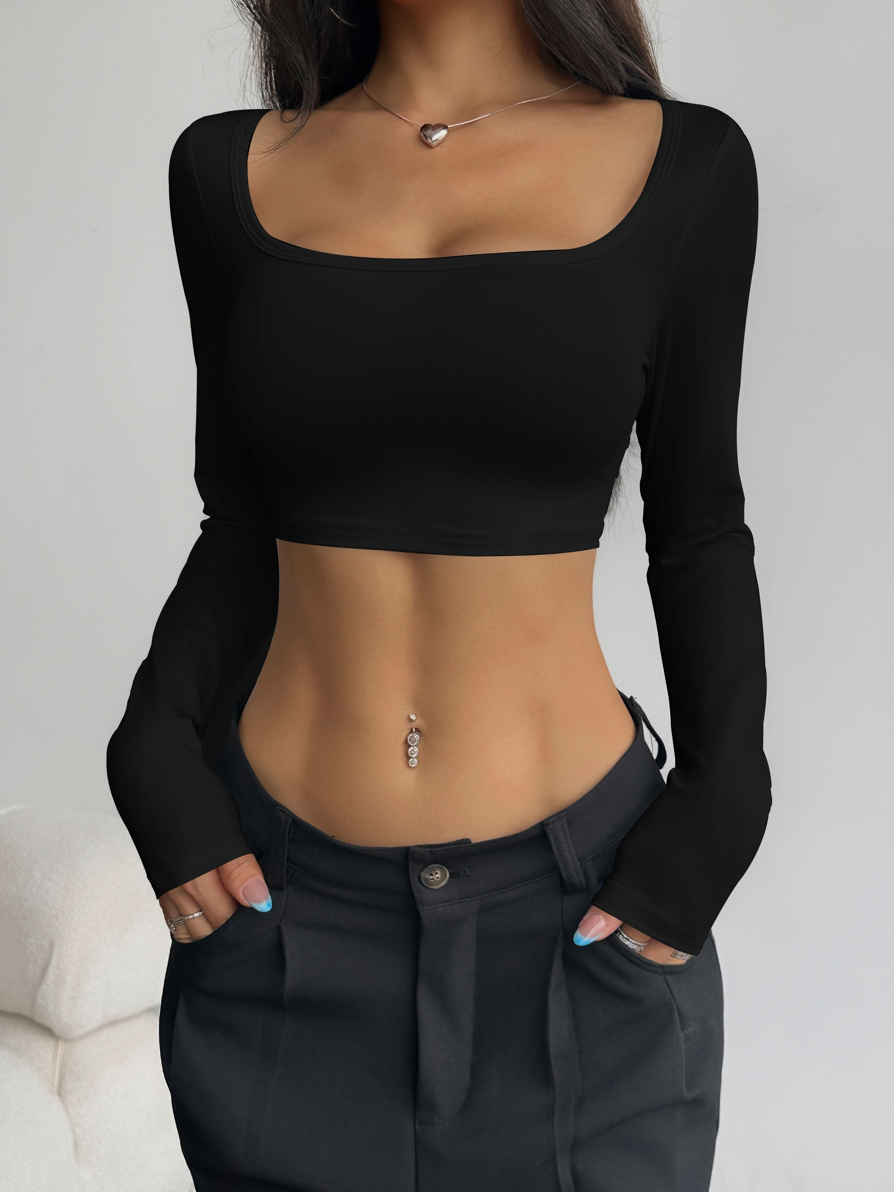 Damen-Crop-Top mit eckigem Ausschnitt und langen Ärmeln, figurbetontes Oberteil, das die Schlüsselbeine betont, heiß begehrter kurzer Bodysuit für vielseitiges Layering – Detail 4