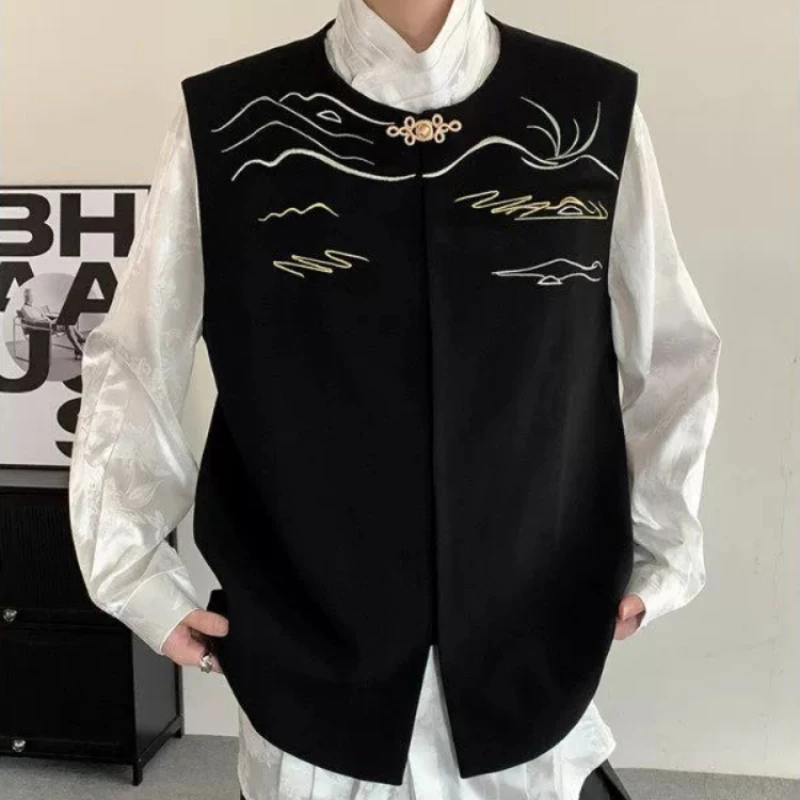 Chinese Style Men Vest Embroidery Button Temperament Hidden Buckle Fit O-neck Summer Fashion Breathable Simple Clothing Casual