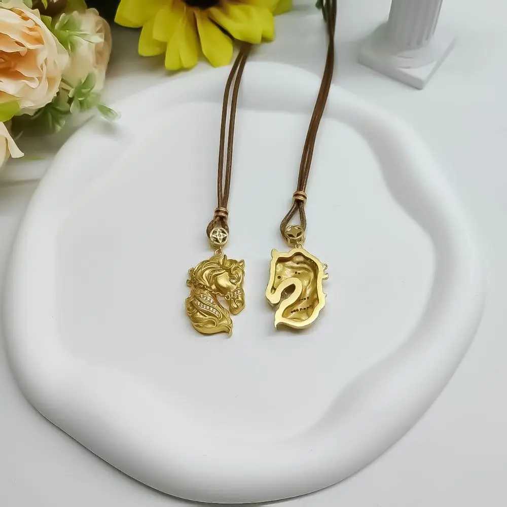 الفاخرة زودياك الحصان قلادة حجر الراين الرقبة الملحقات الثروة فوال قلادة التيتانيوم الصلب مقاوم للماء قلادة الحصان الذهبي #5