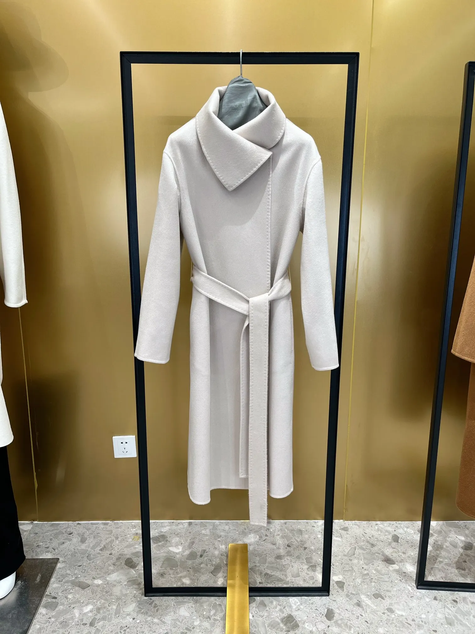 Women's Elegant Autumn/Winter Wool Coat with Tulip Collar and Self-Tie WaistNO.39