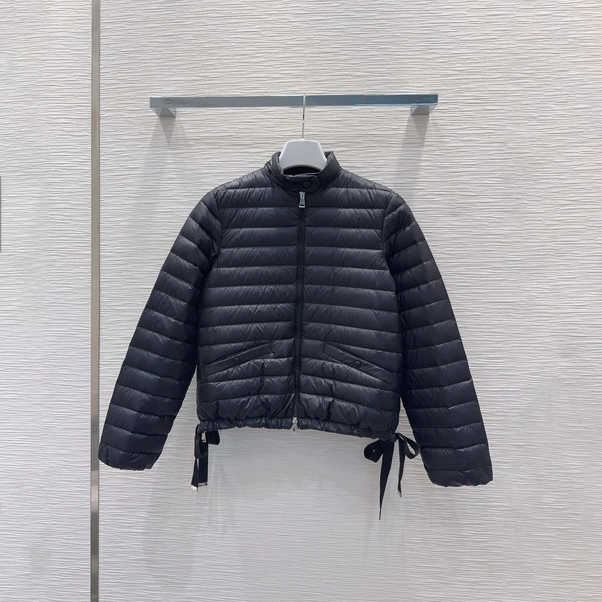 2026 High quality women's small standing collar lightweight short down jacket26101513