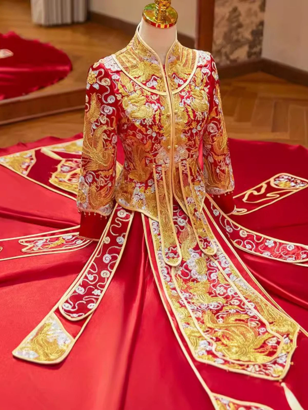 and Gown Bride 2025 New Xiuhe Dress Wedding Chinese Toast out of Court Heavy Industry Luxury Large Size Summer