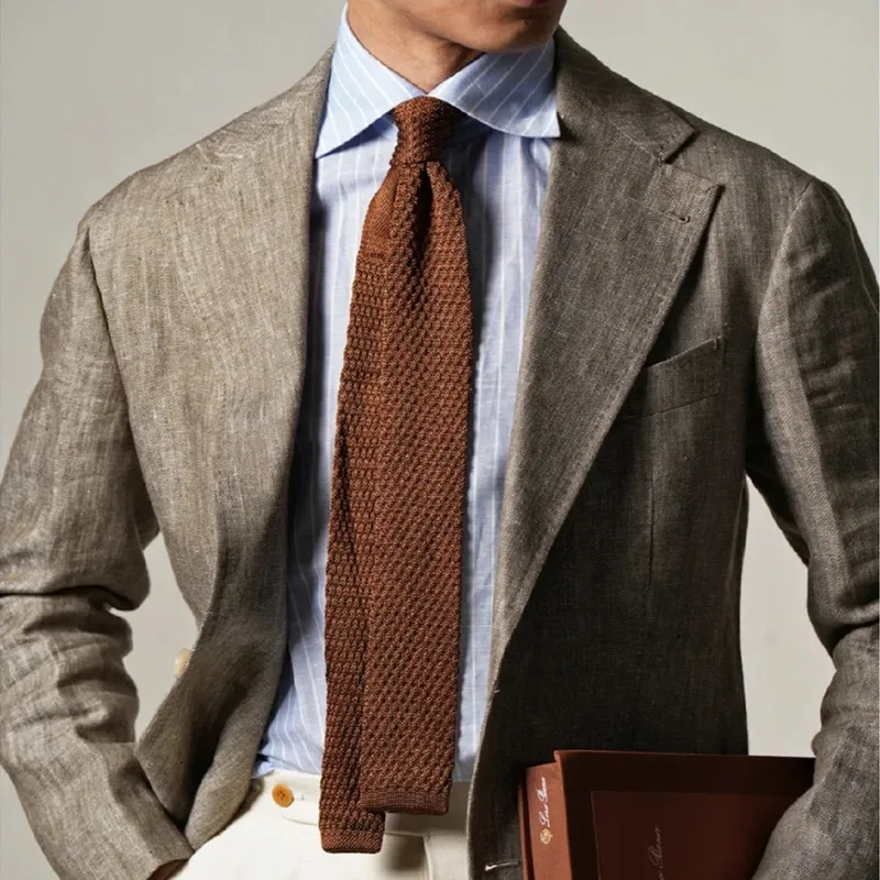 キャラメルカラーのニットネクタイ-スリムカジュアルオフィスウェア-メンズ-スリムコーヒー色-ウルトラナローフラットヘッドデザイン-ネティ