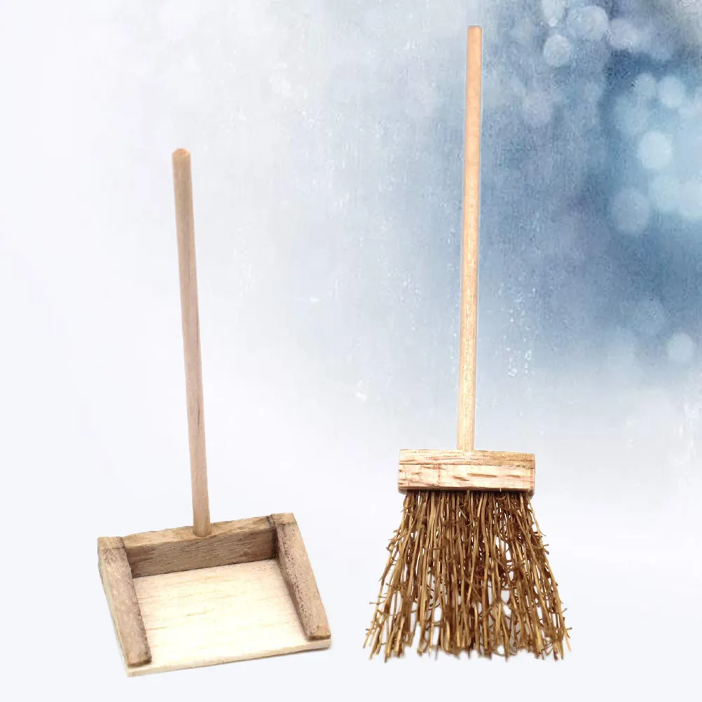 2Pcs Miniature Wood Broom and Dustpan Set Chic Creative Design Perfect Mini House Decoration Lovely Atmosphere Enhancer