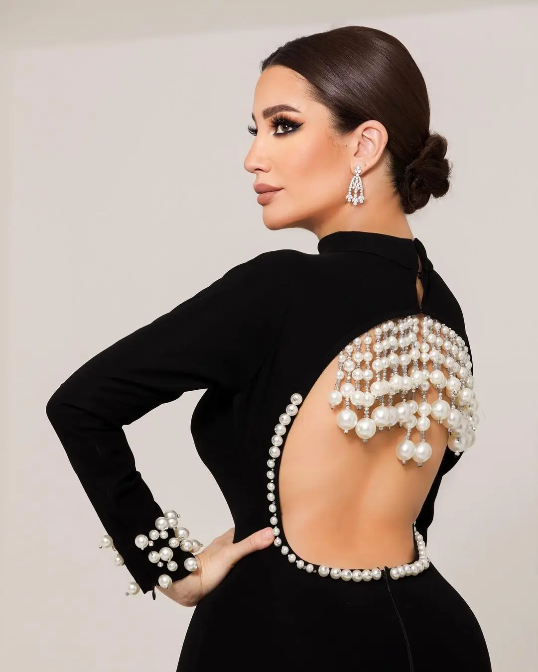 Backless Pearls Luxury Evening Dresses For Prom Black Long Sleeves Mermaid Kuwait Fashion Design Party Formal Occasion Dresses