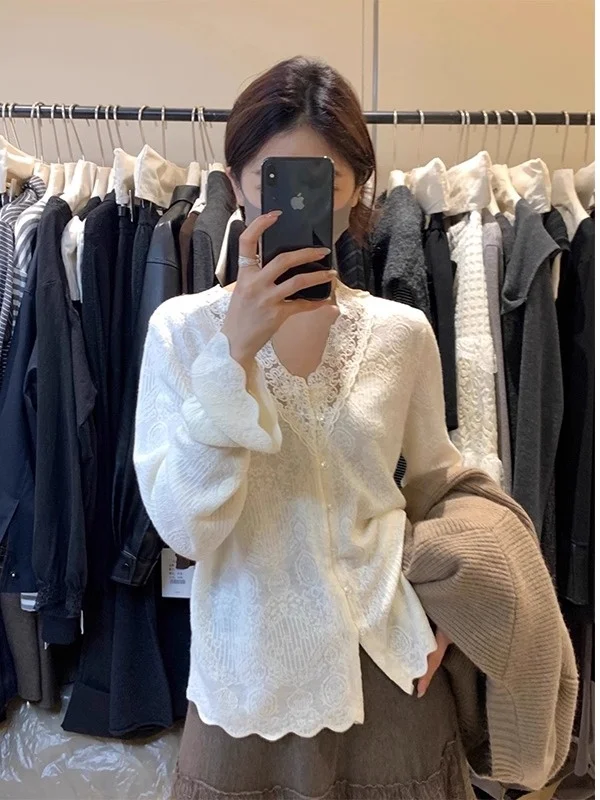 

Lace Splicing Lazy Top V-Neck Long Sleeve Knitted Open Cardigan Gentle Style Anti-Aging Comfortable Autumn Fashionable Women'...