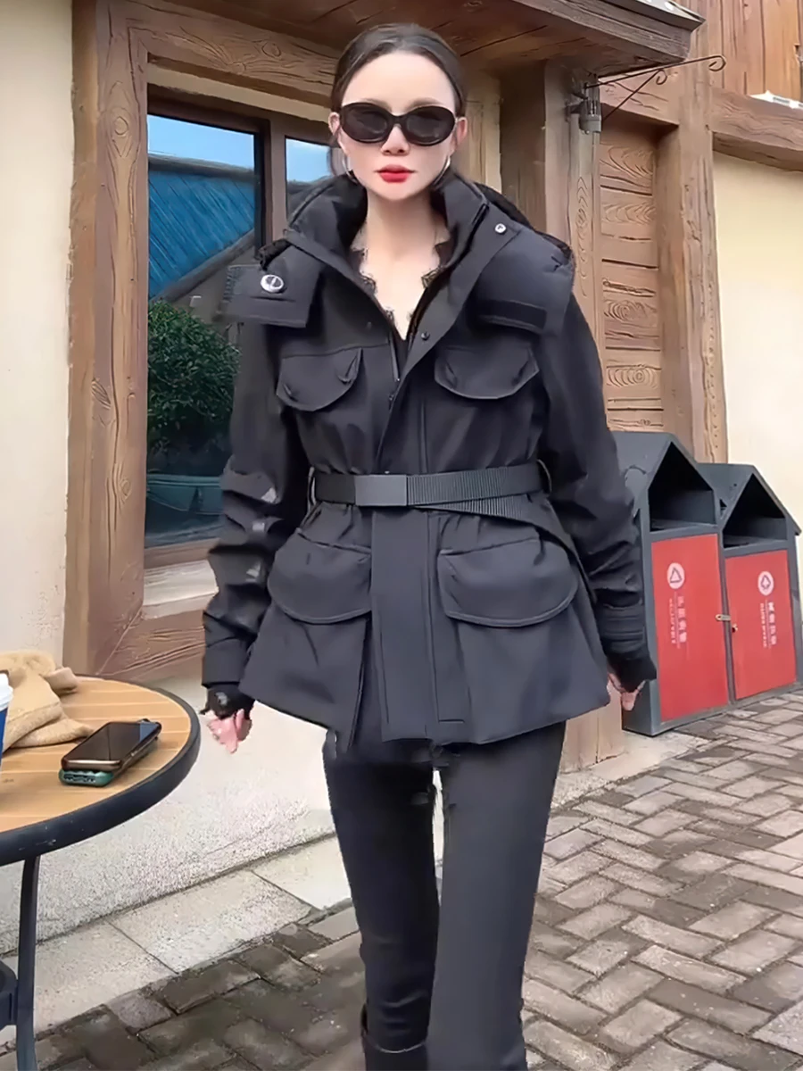 เสื้อโค้ทกันหนาวสำหรับผู้หญิง รุ่น Sle Du down Jaet Thiened ทนทานต่อความหนาวเย็นสูง เหมาะสำหรับการเดินทาง มีฮู้ด ความยาวปกติ