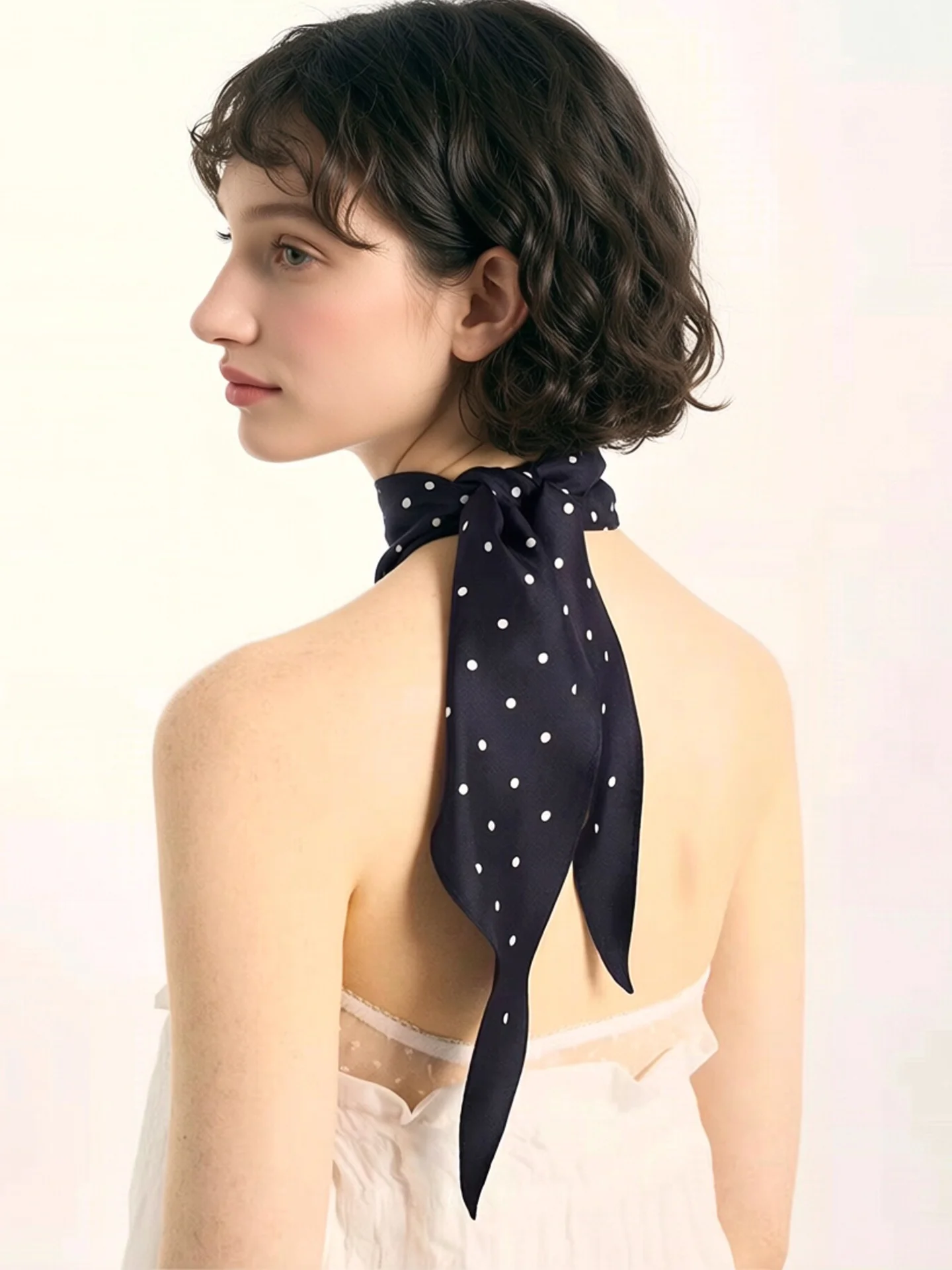 黒の水玉模様のサッシュスカーフ女性の夏のファッションアウターウェアネクタイハイエンドの三角形ショールを服のアクセサリーに重ねて着用します